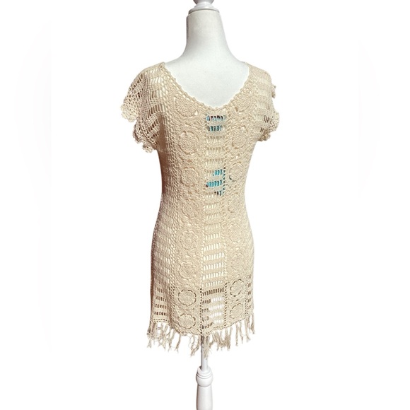 Beautiful Cream colored open weave Crocheted or embroidered Beach cover up - Picture 9 of 17